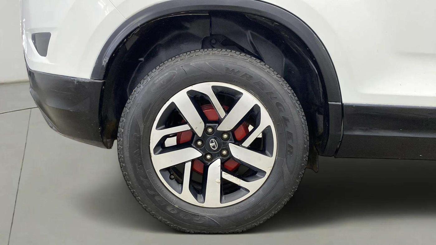 2021 Tata Harrier XZA PLUS 2.0L, Diesel, Automatic, 70,951 km, Right Rear Wheel