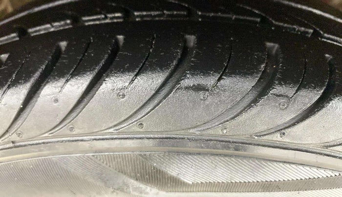 2017 Hyundai Eon ERA +, Petrol, Manual, 54,281 km, Right Rear Tyre Tread