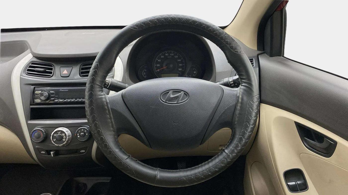 2017 Hyundai Eon ERA +, Petrol, Manual, 54,281 km, Steering Wheel Close Up
