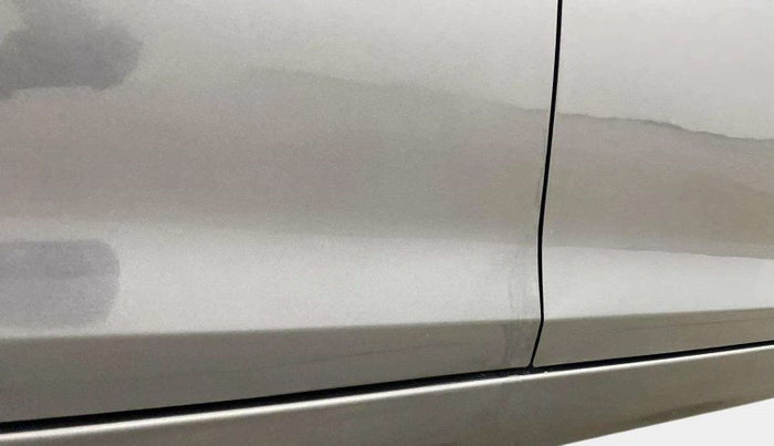 2016 Maruti Swift LXI (O), Petrol, Manual, 74,983 km, Right running board - Minor scratches