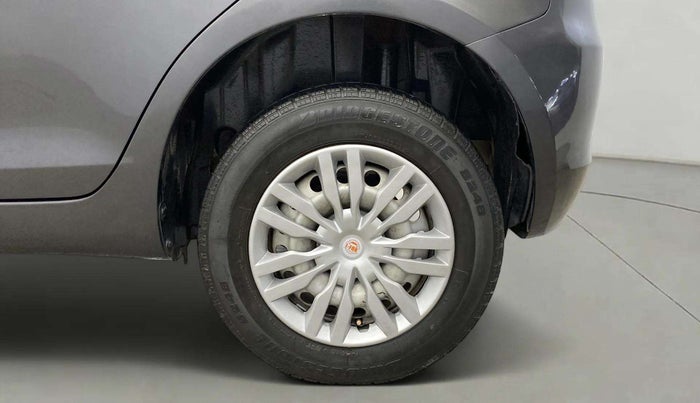 2016 Maruti Swift LXI (O), Petrol, Manual, 74,983 km, Left Rear Wheel
