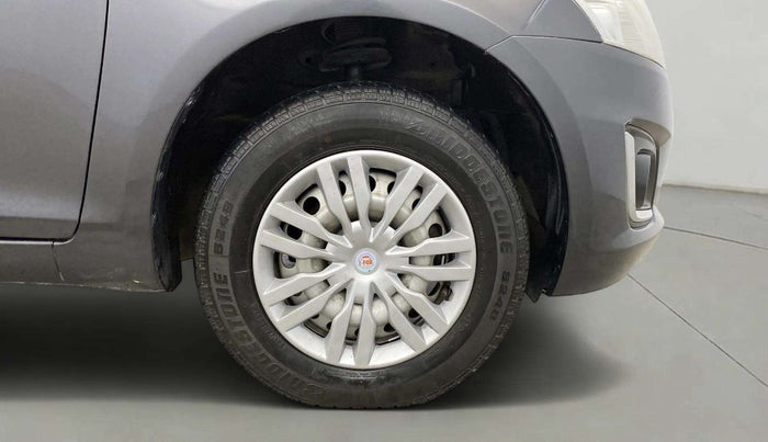 2016 Maruti Swift LXI (O), Petrol, Manual, 74,983 km, Right Front Wheel