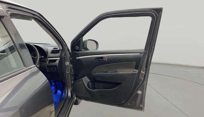 2016 Maruti Swift LXI (O), Petrol, Manual, 74,983 km, RHS Front Door