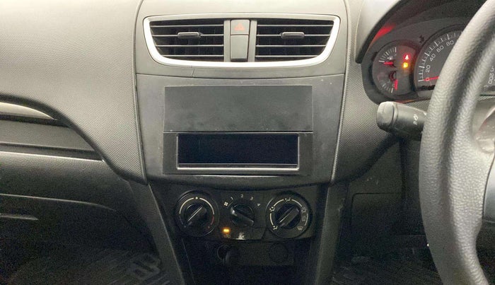 2016 Maruti Swift LXI (O), Petrol, Manual, 74,983 km, Air Conditioner