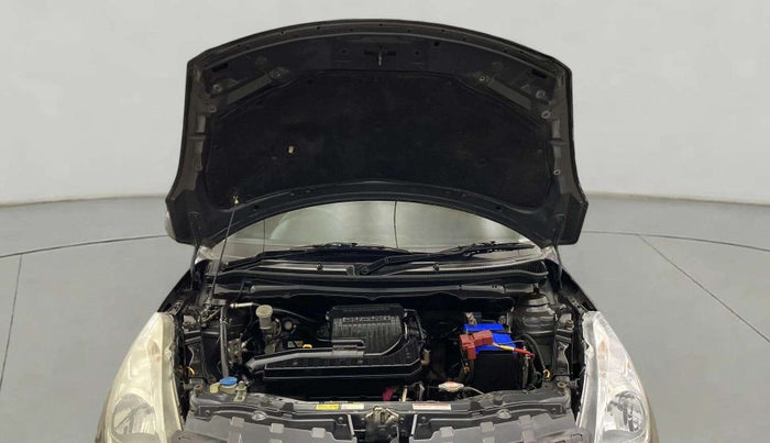 2016 Maruti Swift LXI (O), Petrol, Manual, 74,983 km, Open Bonet