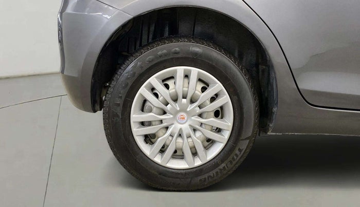 2016 Maruti Swift LXI (O), Petrol, Manual, 74,983 km, Right Rear Wheel