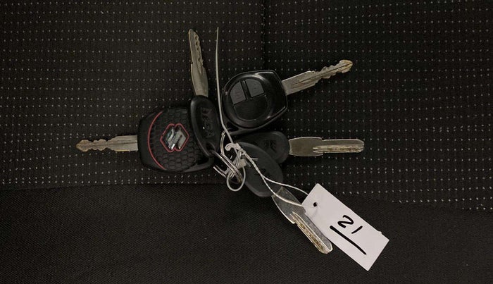 2016 Maruti Swift LXI (O), Petrol, Manual, 74,983 km, Key Close Up