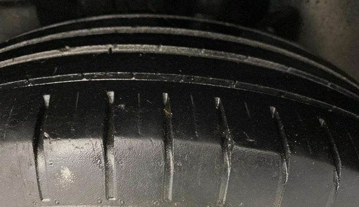 2018 Maruti Swift ZXI AMT, Petrol, Automatic, 64,391 km, Left Rear Tyre Tread