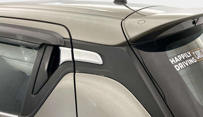 2018 Maruti Swift ZXI AMT, Petrol, Automatic, 64,710 km, Left C pillar - Minor scratches