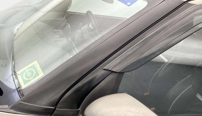2018 Maruti Swift ZXI AMT, Petrol, Automatic, 64,710 km, Left A pillar - Slight discoloration