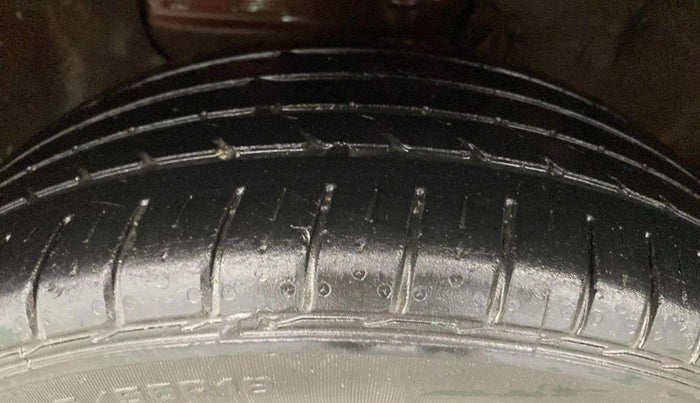 2017 Hyundai Elite i20 ASTA 1.2, Petrol, Manual, 51,784 km, Left front tyre - Minor crack