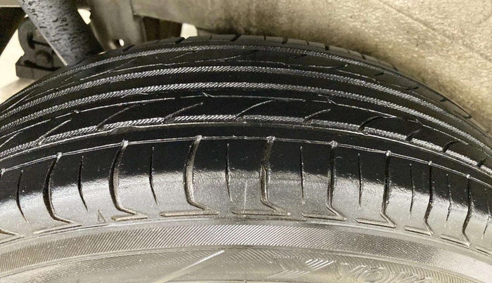2014 Maruti Wagon R 1.0 LXI, Petrol, Manual, 64,541 km, Right Rear Tyre Tread