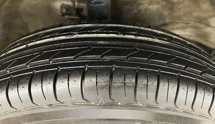 2014 Maruti Wagon R 1.0 LXI, Petrol, Manual, 64,541 km, Right Front Tyre Tread