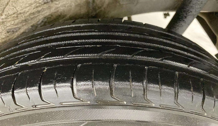 2014 Maruti Wagon R 1.0 LXI, Petrol, Manual, 64,541 km, Left Rear Tyre Tread