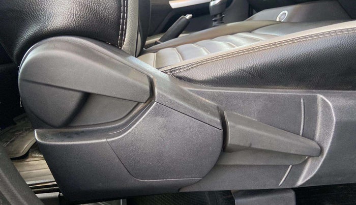 2023 Nissan MAGNITE XV PREMIUM, Petrol, Manual, 16,622 km, Driver Side Adjustment Panel
