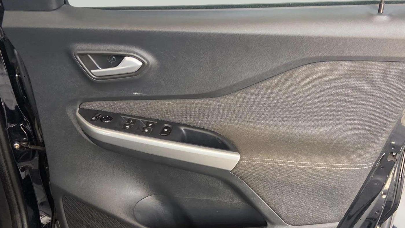 2023 Nissan MAGNITE XV PREMIUM, Petrol, Manual, 16,656 km, Driver Side Door Panels Control