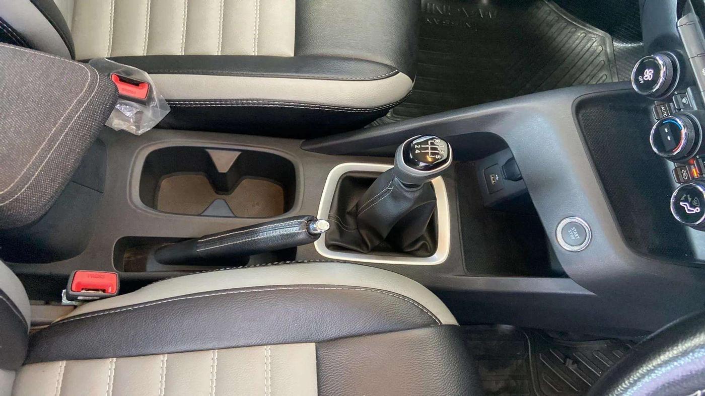 2023 Nissan MAGNITE XV PREMIUM, Petrol, Manual, 16,656 km, Gear Lever