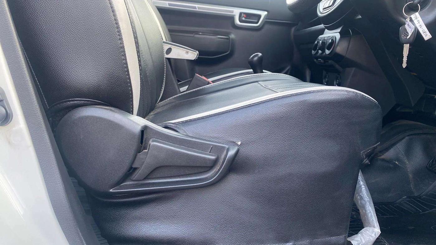 2020 Maruti S PRESSO VXI+, Petrol, Manual, 53,949 km, Driver Side Adjustment Panel