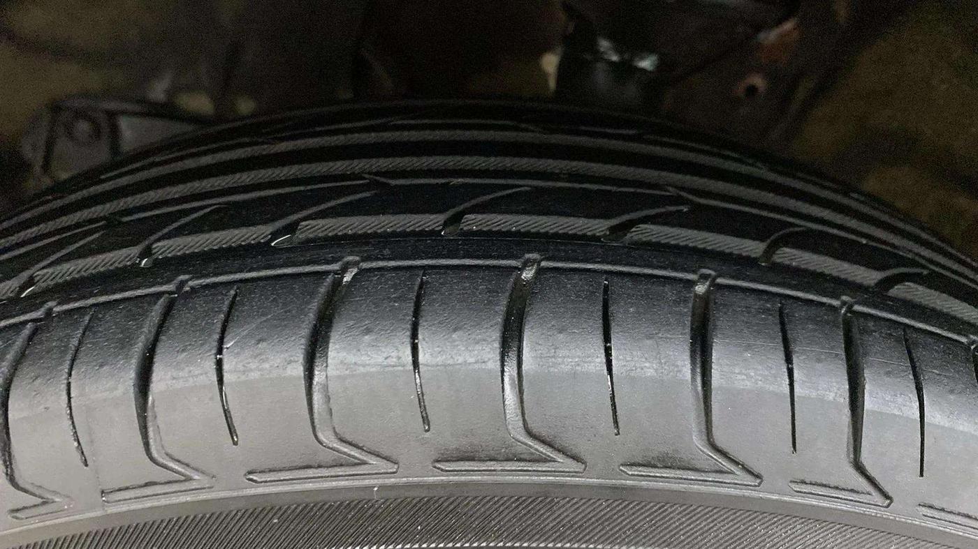 2019 Maruti New Wagon-R VXI 1.2 AMT, Petrol, Automatic, 67,661 km, Left Front Tyre Tread