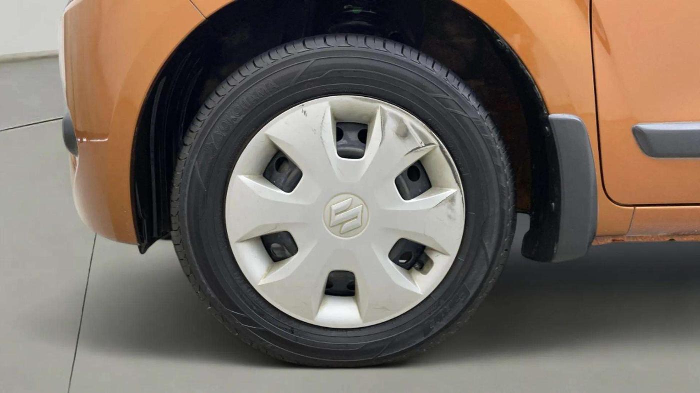 2019 Maruti New Wagon-R VXI 1.2 AMT, Petrol, Automatic, 67,661 km, Left Front Wheel