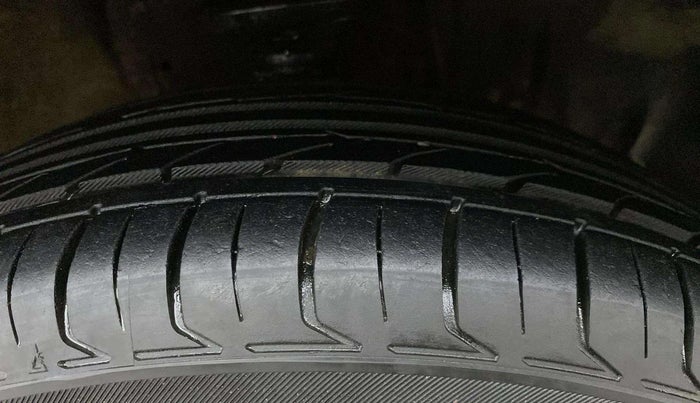 2019 Maruti New Wagon-R VXI 1.2 AMT, Petrol, Automatic, 67,628 km, Right Front Tyre Tread