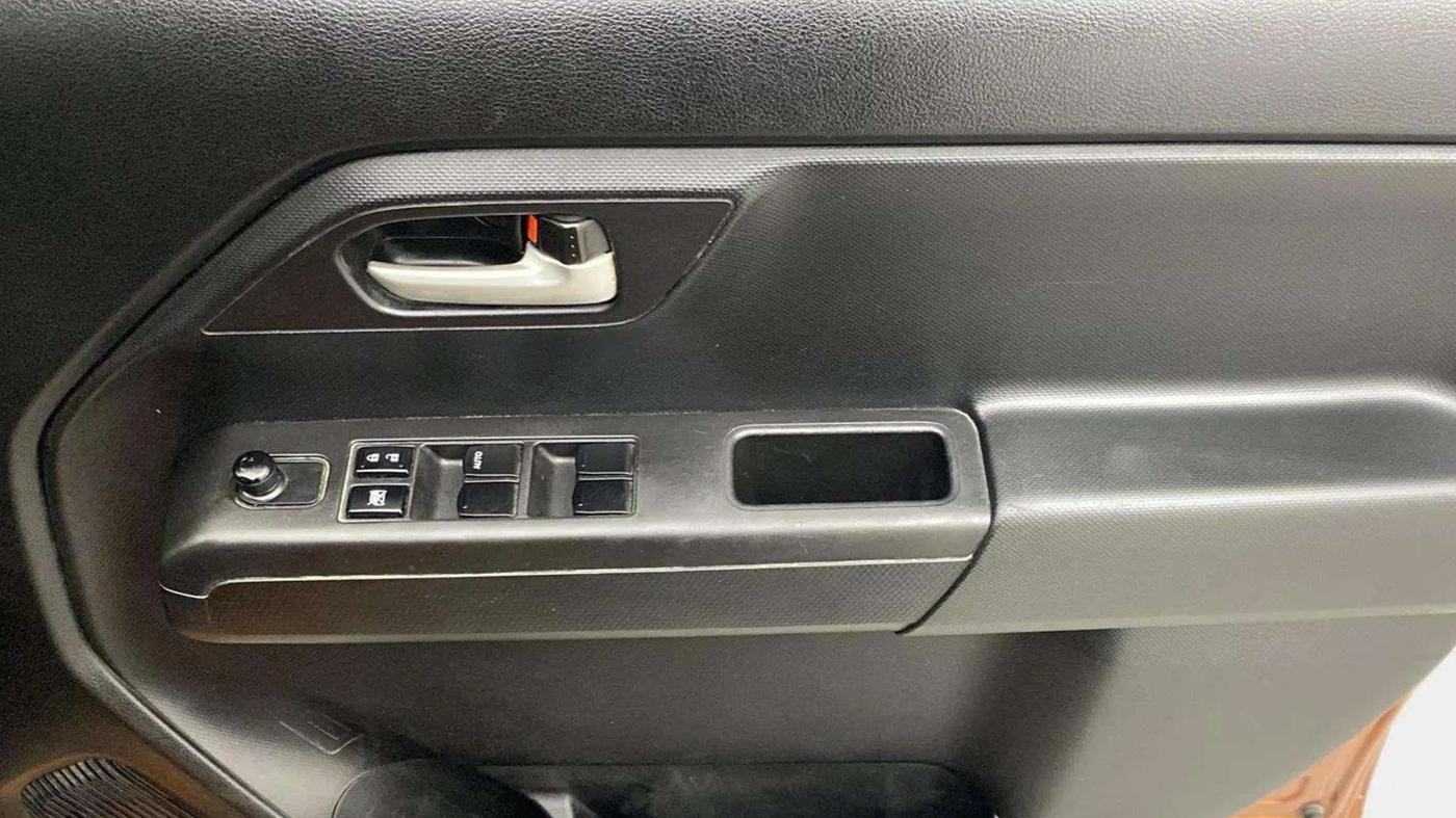2019 Maruti New Wagon-R VXI 1.2 AMT, Petrol, Automatic, 67,661 km, Driver Side Door Panels Control