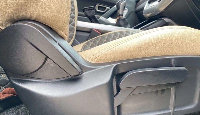 2021 Tata Harrier XT 2.0L KRYOTEC, Diesel, Manual, 50,443 km, Driver Side Adjustment Panel