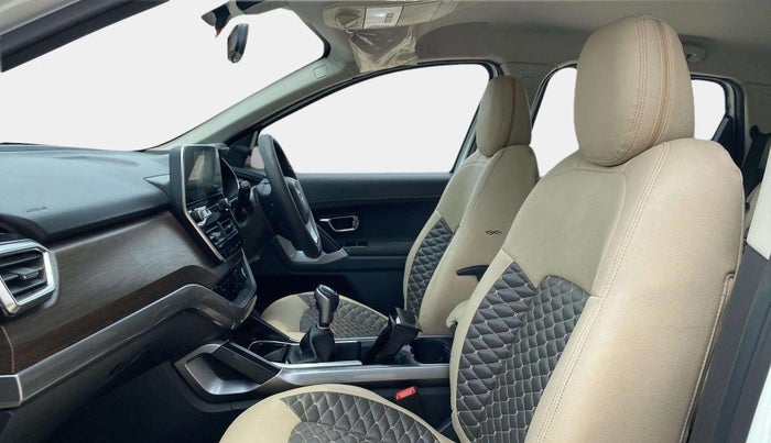 2021 Tata Harrier XT 2.0L KRYOTEC, Diesel, Manual, 50,443 km, Right Side Front Door Cabin