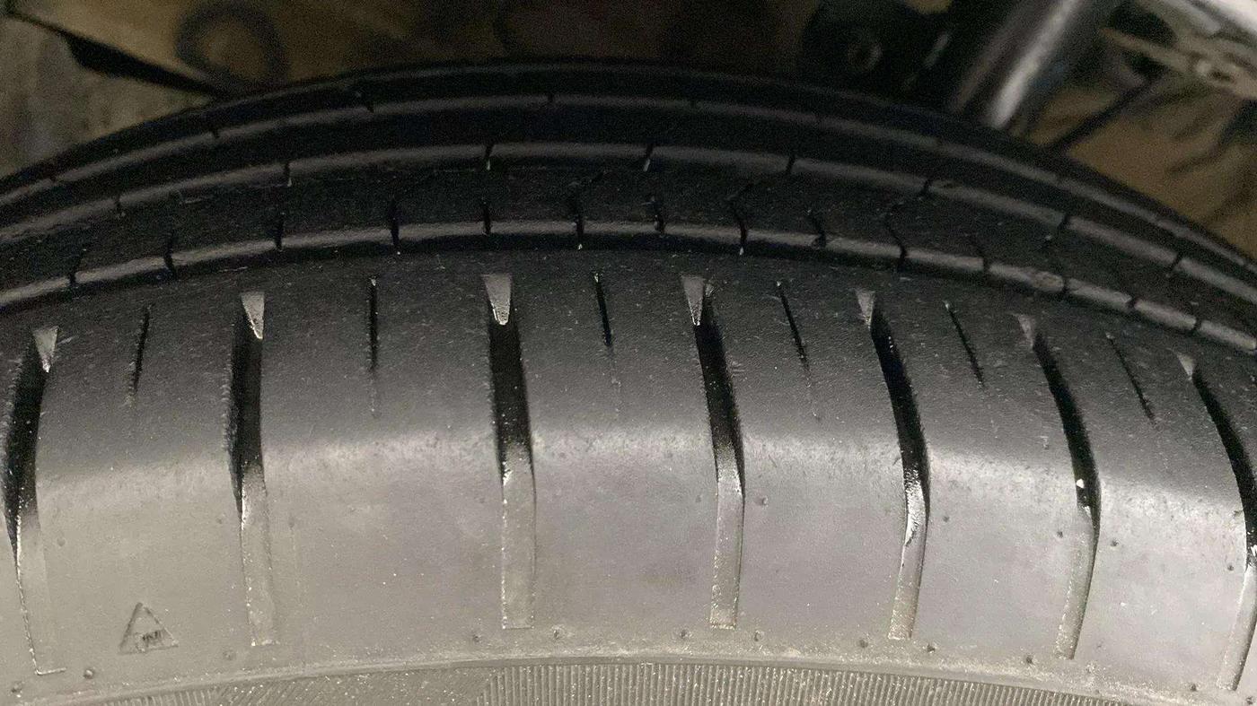 2022 Maruti Baleno SIGMA PETROL 1.2, Petrol, Manual, 28,539 km, Left Front Tyre Tread