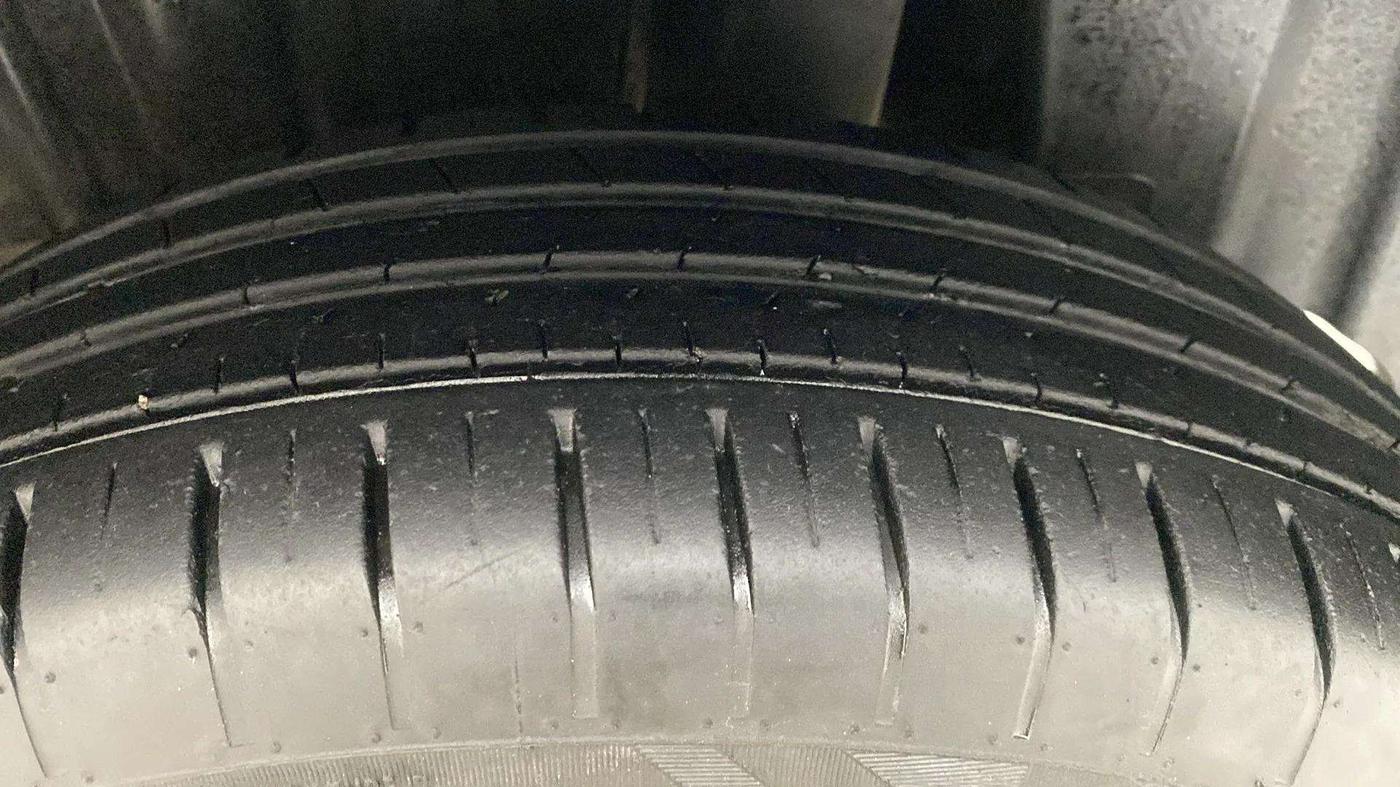 2022 Maruti Baleno SIGMA PETROL 1.2, Petrol, Manual, 28,539 km, Left Rear Tyre Tread