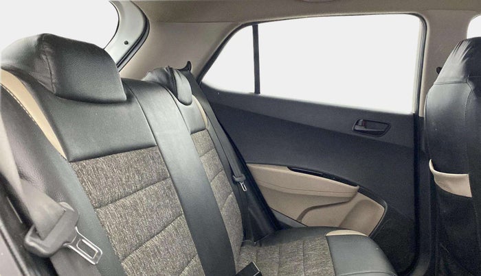 2015 Hyundai Grand i10 MAGNA 1.2 KAPPA VTVT, Petrol, Manual, 42,130 km, Right Side Rear Door Cabin