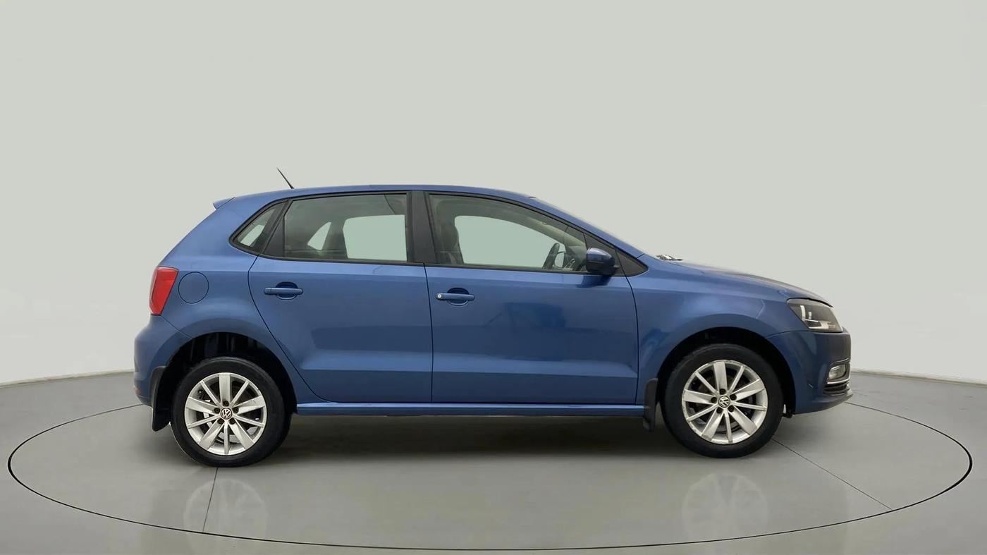 2016 Volkswagen Polo HIGHLINE1.2L, Petrol, Manual, 68,525 km, Right Side View