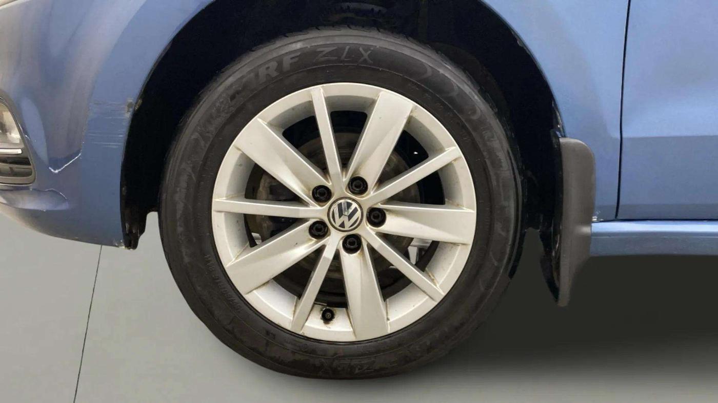 2016 Volkswagen Polo HIGHLINE1.2L, Petrol, Manual, 68,525 km, Left Front Wheel