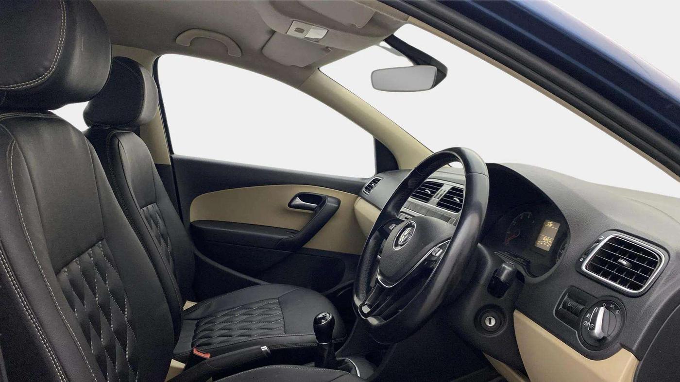 2016 Volkswagen Polo HIGHLINE1.2L, Petrol, Manual, 68,525 km, Right Side Front Door Cabin