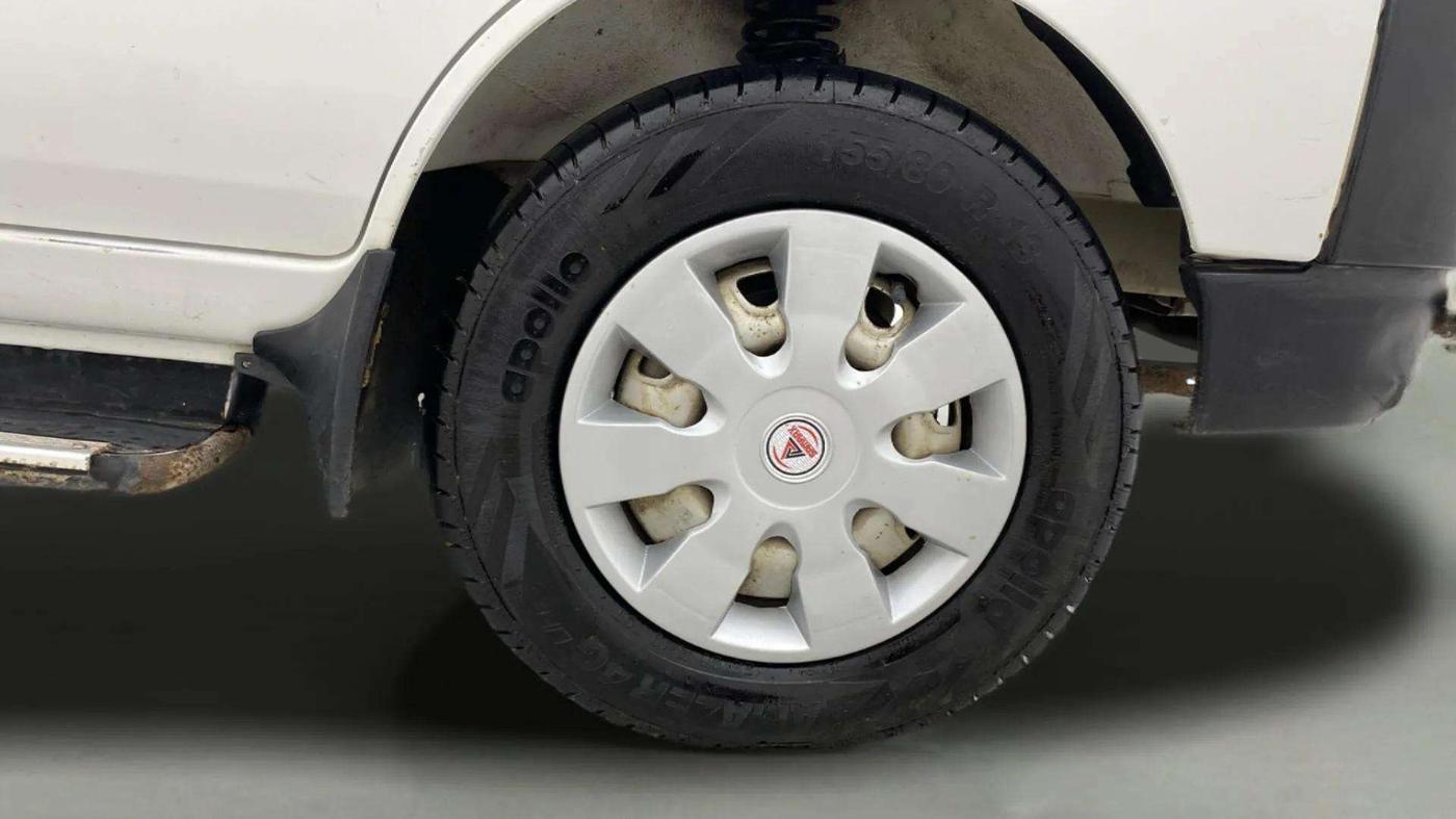 2021 Maruti Eeco 5 STR WITH A/C+HTR, Petrol, Manual, 49,163 km, Right Front Wheel