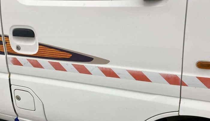 2021 Maruti Eeco 5 STR WITH A/C+HTR, Petrol, Manual, 49,163 km, Driver-side door - Graphic sticker