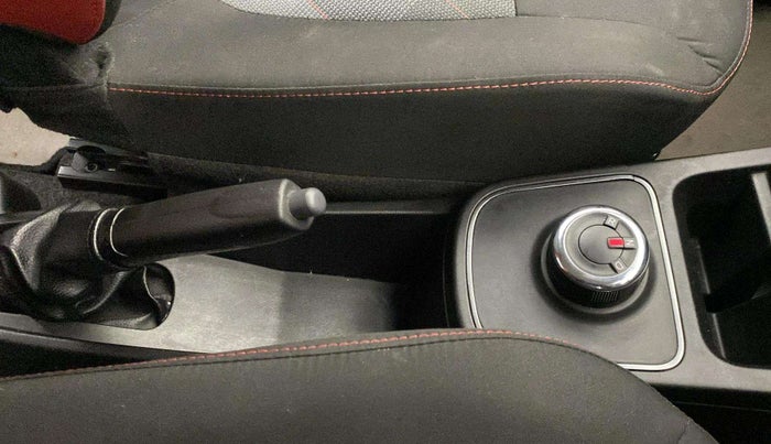 2021 Renault Kwid RXT 1.0 AMT (O), Petrol, Automatic, 22,777 km, Gear Lever