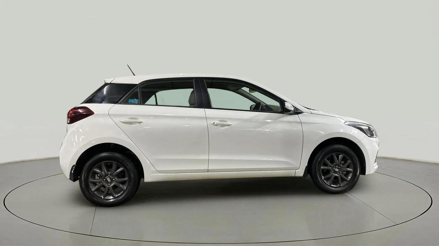 2019 Hyundai Elite i20 SPORTZ PLUS 1.2, Petrol, Manual, 10,765 km, Right Side View