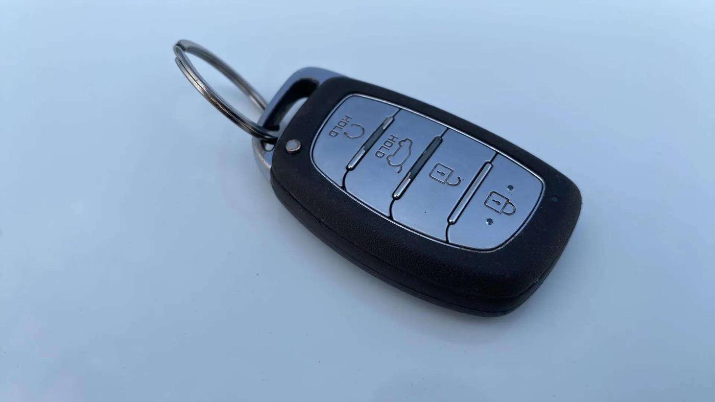 2023 Hyundai VENUE SX 1.0 (O) TURBO IMT, Petrol, Manual, 36,205 km, Key Close Up