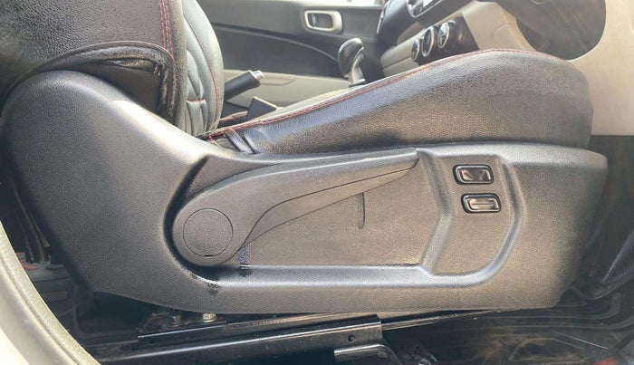2023 Hyundai VENUE SX 1.0 (O) TURBO IMT, Petrol, Manual, 35,392 km, Driver Side Adjustment Panel