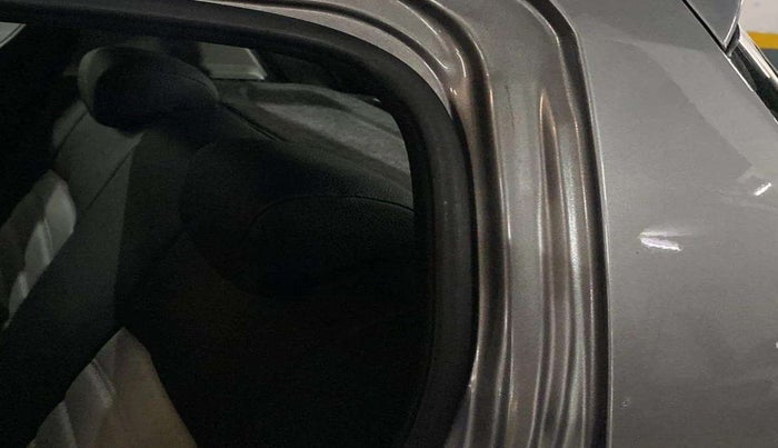 2014 Maruti Swift ZDI, Diesel, Manual, 96,215 km, Left C pillar - Minor scratches