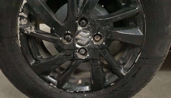 2014 Maruti Swift ZDI, Diesel, Manual, 96,215 km, Right rear tyre - Minor scratches