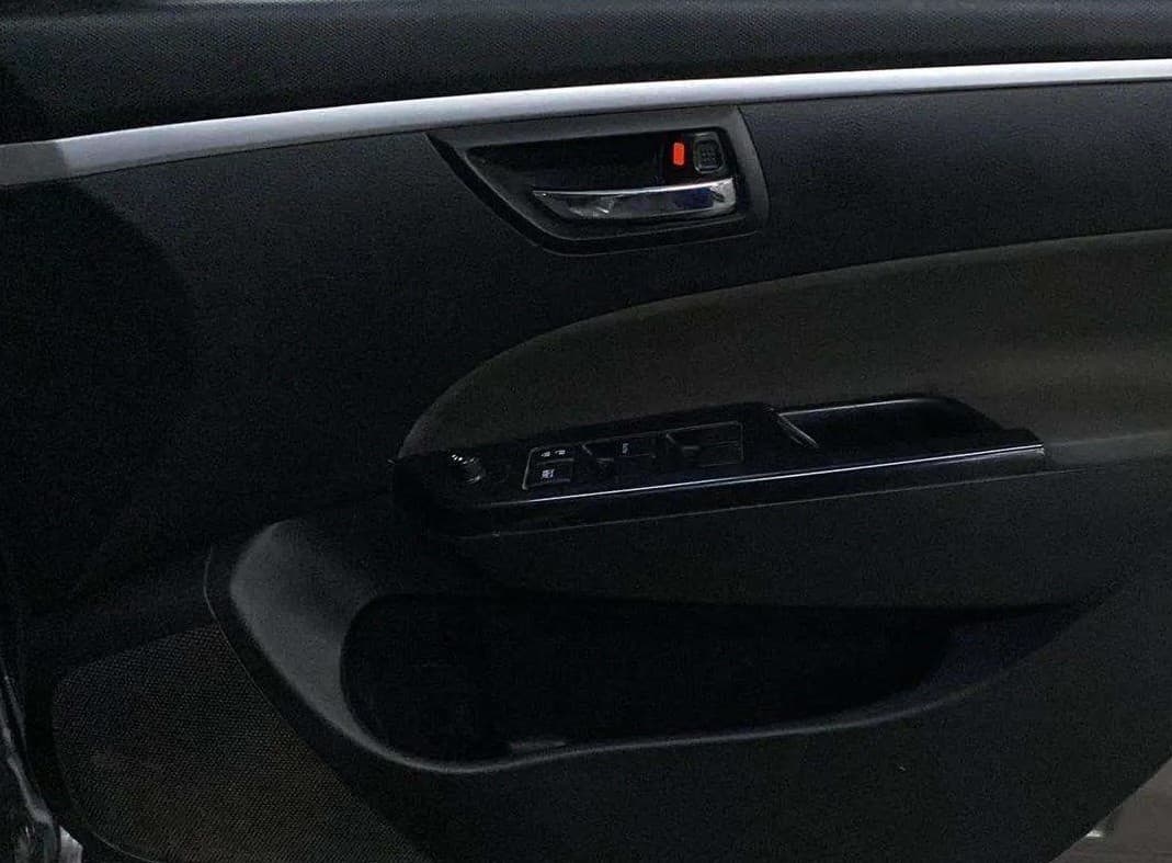 2014 Maruti Swift ZDI, Diesel, Manual, 96,229 km, Driver Side Door Panels Control