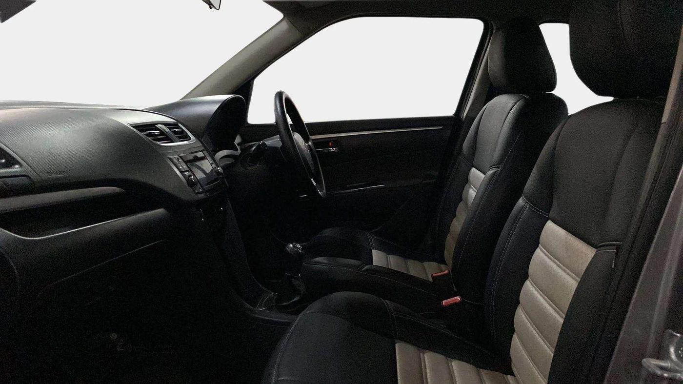 2014 Maruti Swift ZDI, Diesel, Manual, 96,229 km, Right Side Front Door Cabin