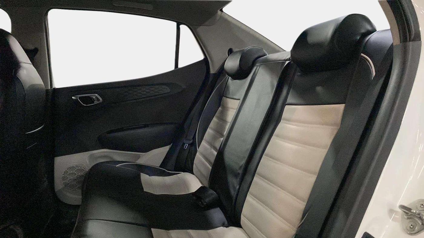 2020 Hyundai AURA SX 1.2, Petrol, Manual, 29,884 km, Right Side Rear Door Cabin