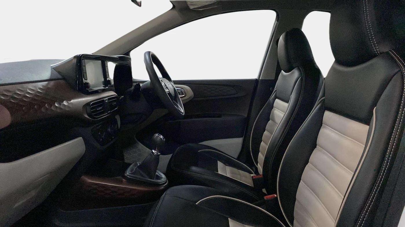 2020 Hyundai AURA SX 1.2, Petrol, Manual, 29,884 km, Right Side Front Door Cabin