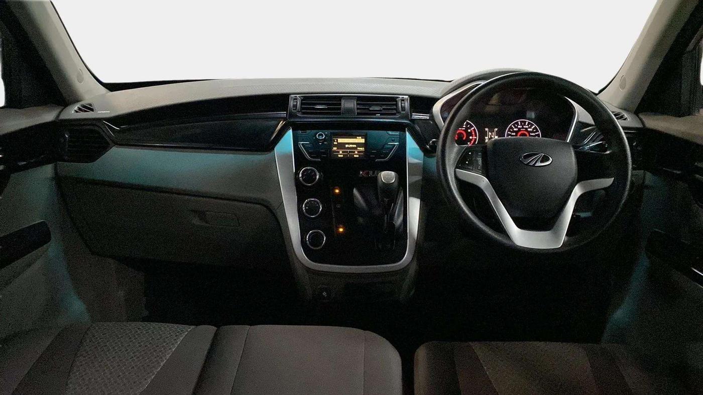 2017 Mahindra Kuv100 K8 D 6 STR, Diesel, Manual, 97,940 km, Dashboard