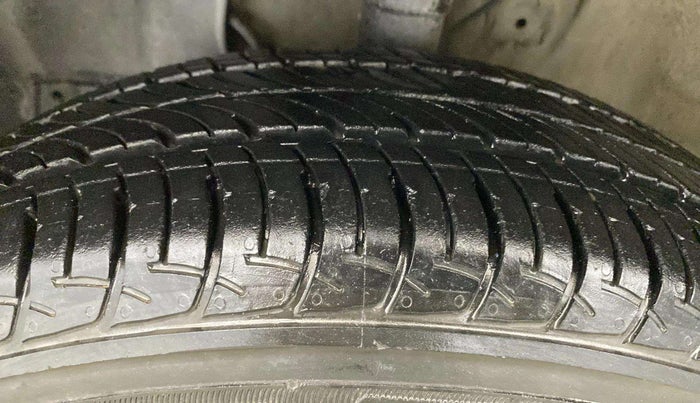 2019 Maruti New Wagon-R VXI (O) 1.2 AMT, Petrol, Automatic, 40,757 km, Left Front Tyre Tread
