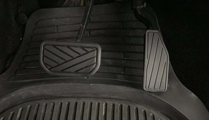 2019 Maruti New Wagon-R VXI (O) 1.2 AMT, Petrol, Automatic, 40,757 km, Pedals