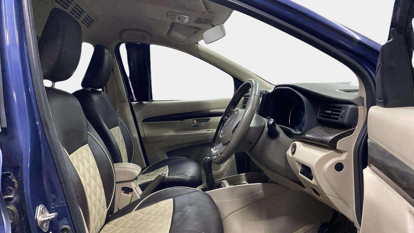 2020 Maruti Ertiga ZXI+ SHVS, Petrol, Manual, 41,006 km, Right Side Front Door Cabin